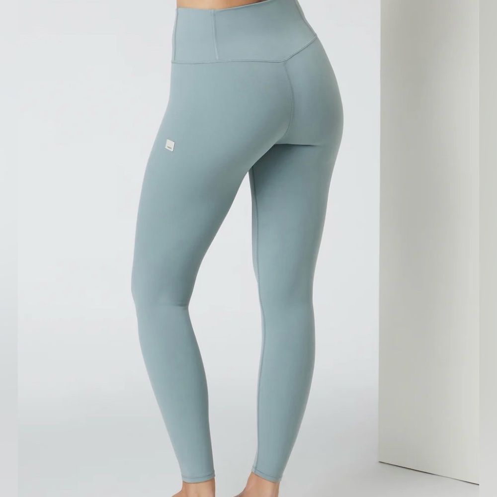 Vuori All The Feels Legging in Vintage Pistachio